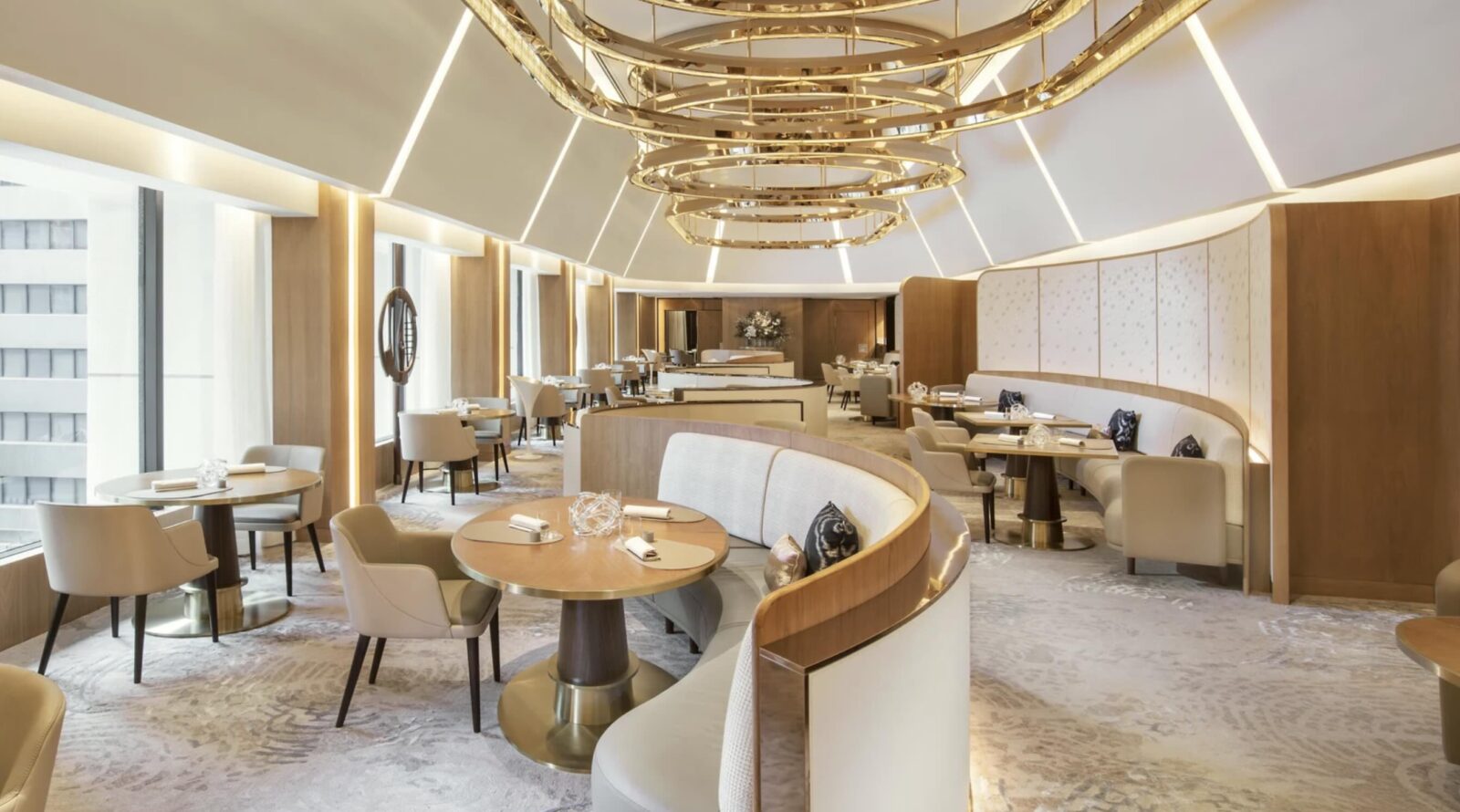 The Landmark Mandarin Oriental Hotel - The Voyage Magazine The Landmark Mandarin Oriental Hotel